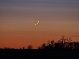 Tenký srpek Měsíce, foto Stan Cholak